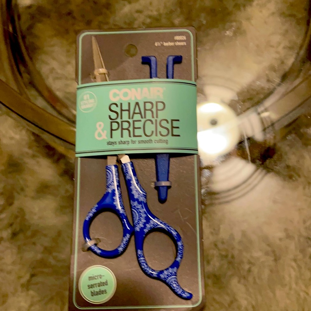 Hair cutting scissors